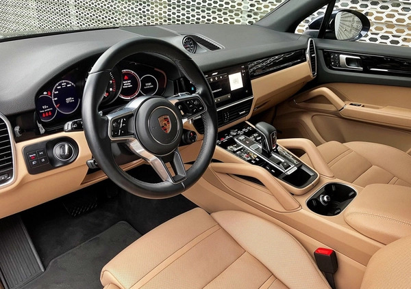 Porsche Cayenne cena 379000 przebieg: 42025, rok produkcji 2021 z Sokołów Małopolski małe 781